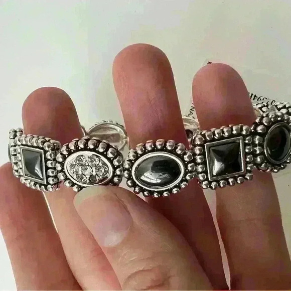 NWT Fashion Leader Women’s Jewel Black Silver Accessory Fashion Bracelet Jewelry - Picture 3 of 10